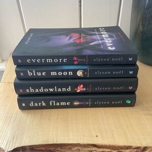 JUST IN Set of 4 Teen Fiction Books Immortals Series Alyson Noel Magic Romantasy
